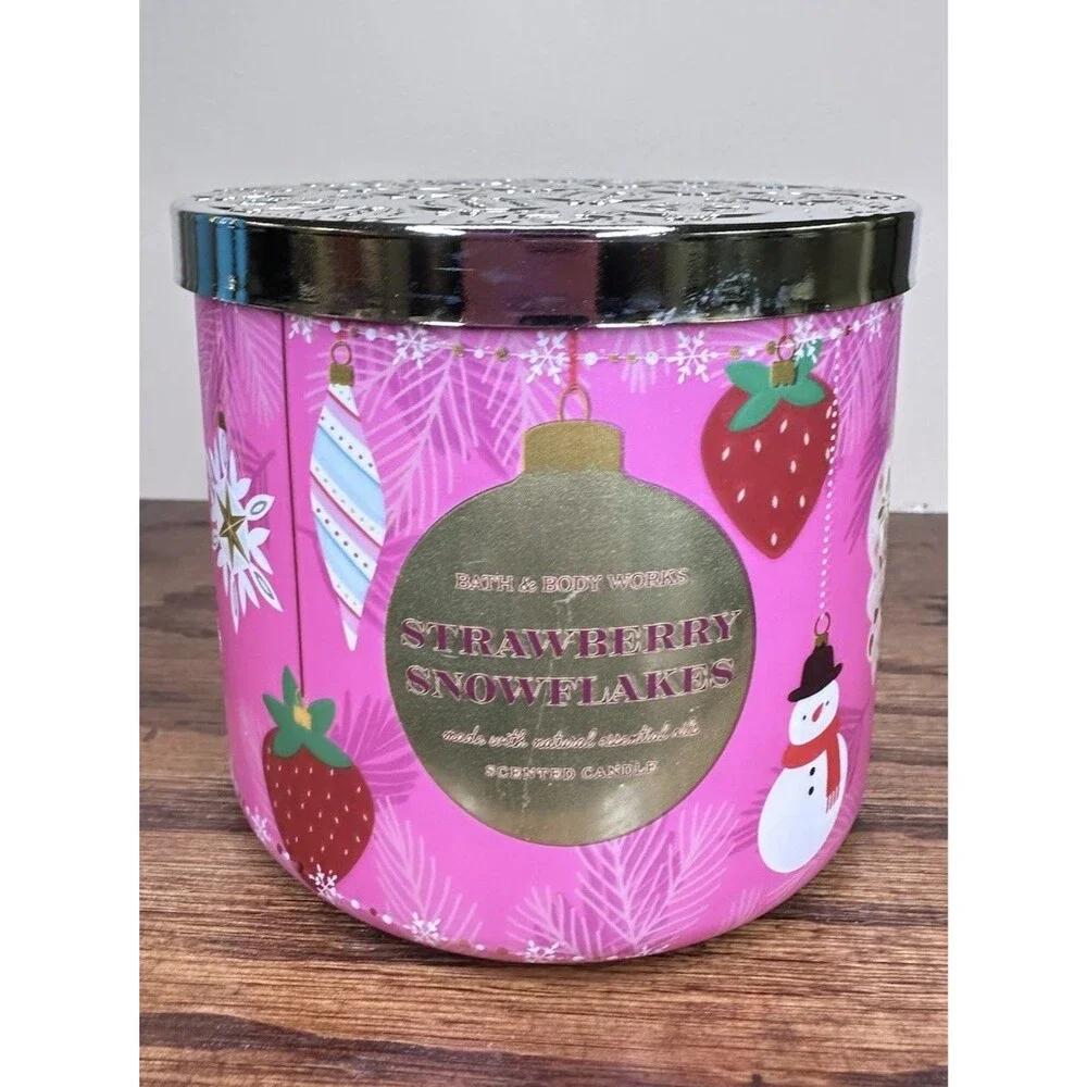Bath & Body Works Strawberry Snowflakes 3-Wick Candle 14.5 oz with Snowflake Lid